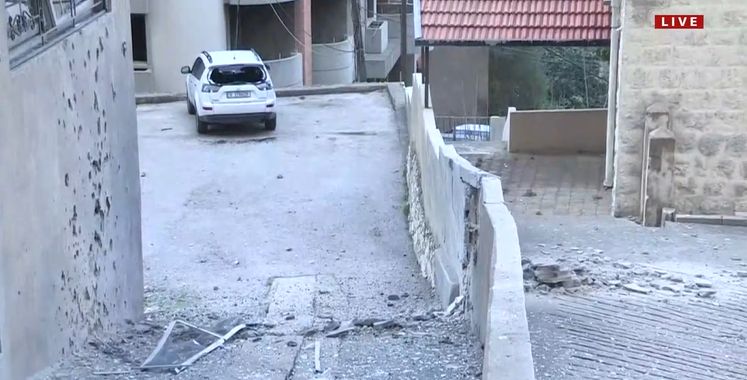 بالفيديو ـ بقايا صواريخ اعتراضية سقطت في كسروان وإعلام إسرائيلي: الصاروخ أطلقته إيران نحو هدف أميركي في لبنان